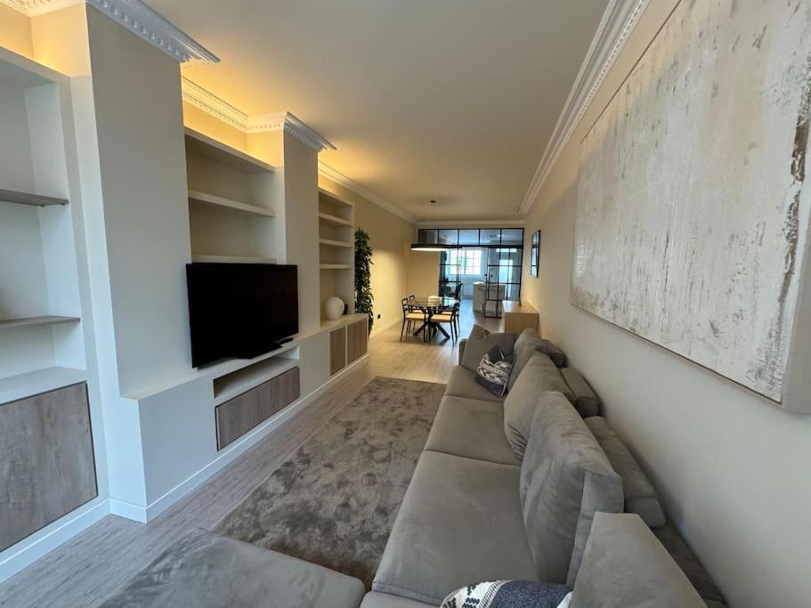 شقة Maison Du Centre By Oktheway آكورونيا المظهر الخارجي الصورة